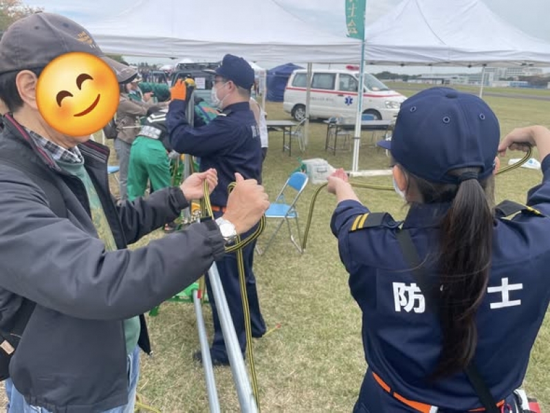 家族連れから中学生や高校生、おじいちゃんとお孫さんまで、幅広い方々にお越しいただきロープワークを体験していただきました！