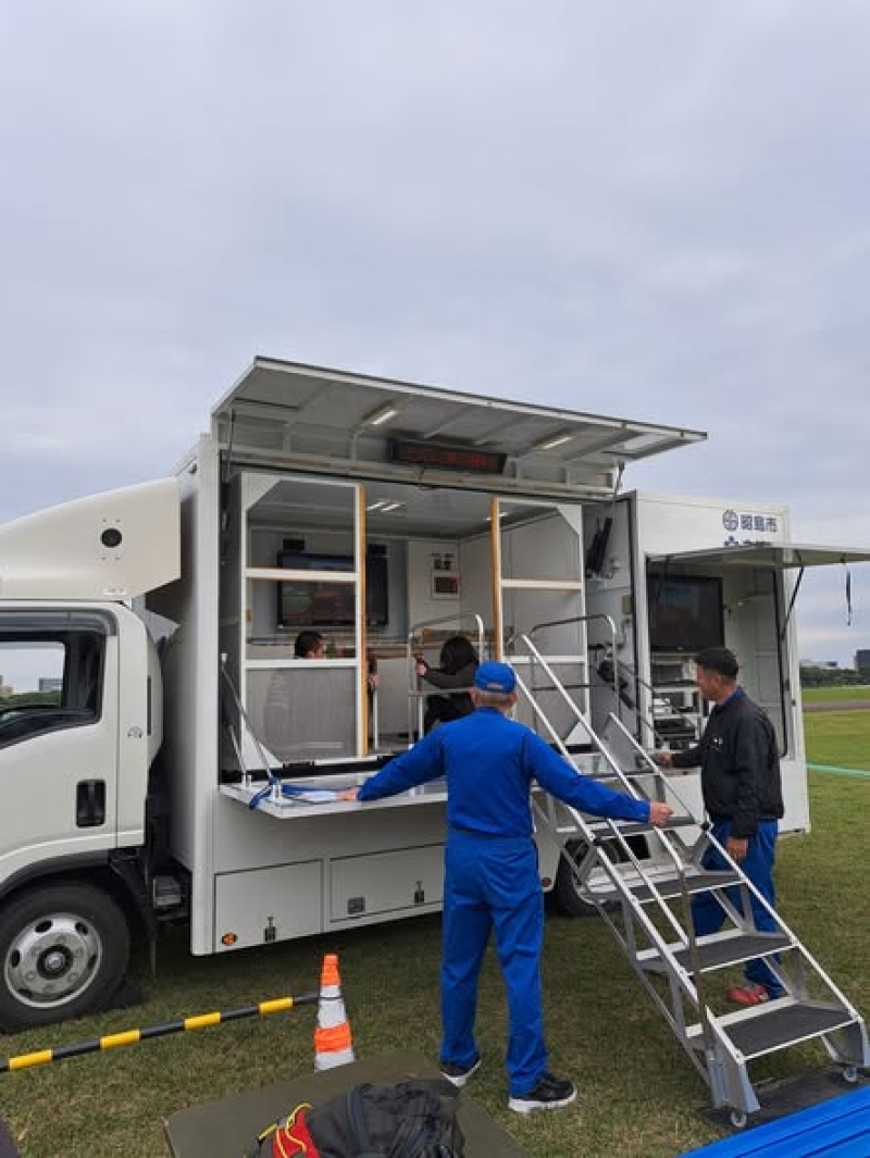 起震車での地震体験は、長蛇の列ができるほどでした！この体験で『正しく恐れ』て『正しく備える』ことができたのではないでしょうか。